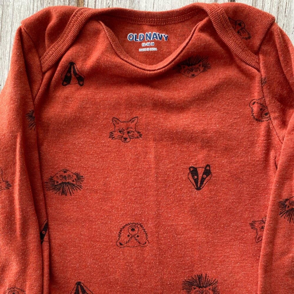 Old navy long sleeve onesie 12-18 months